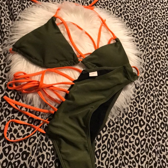 Swimsuit - Picture 7 of 7